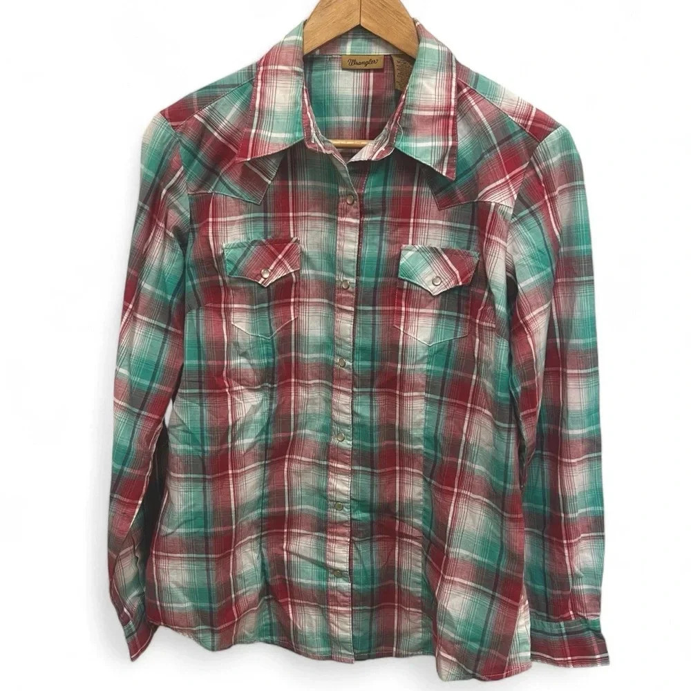Wrangler Women’s Fit Red/Green Plaid Pearl Snap Shirt Size Medium